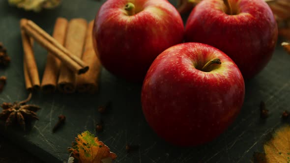 Red Apples, Cinnamon and Spices