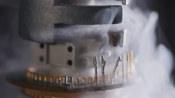 Cold vapors of liquid Nitrogen over electronic components and sensors