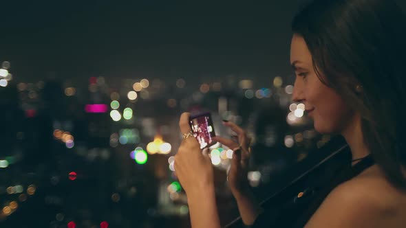 Pretty Lady Shot Night Cityscape Panoramic View