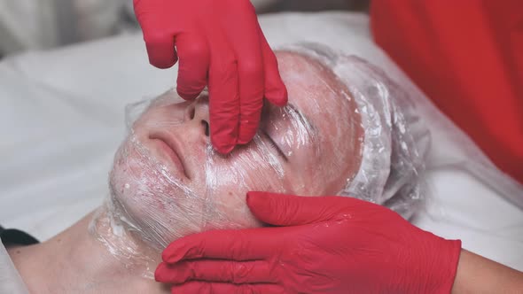 The Process of Hydrating Problem Skin with a Plastic Film