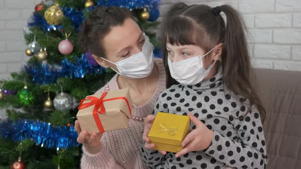 Hold Christmas Presents in Quarantine