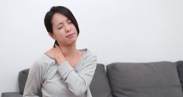 Woman suffer from shoulder pain