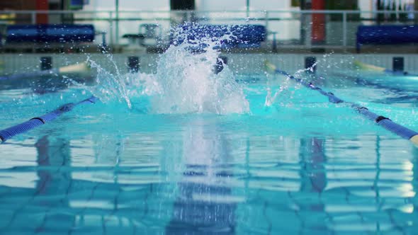 Swimmer training in a swimming pool