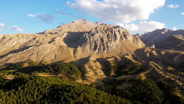 The Dedegöl mountain range.