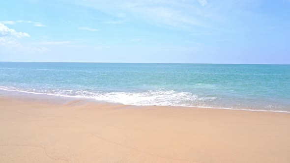 Beautiful tropical beach sea ocean with blue sky and white cloud