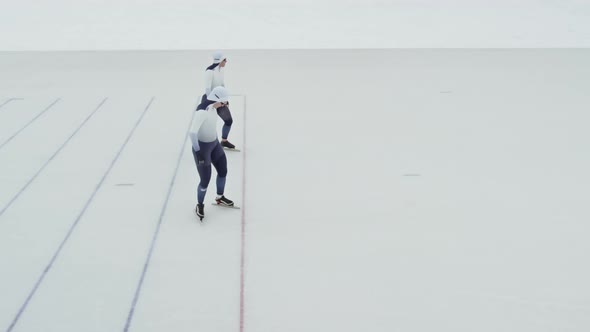 Professional Speed Skaters Competing