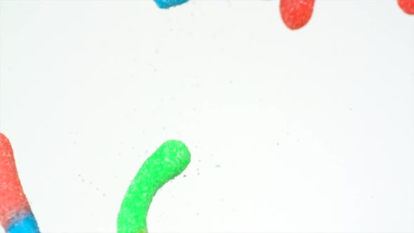 Falling gummy worm, Slow Motion