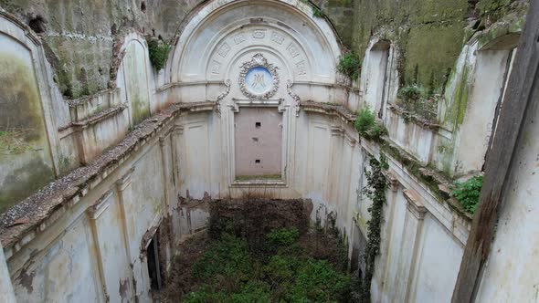 This is the abandoned chapel Reale del Demanio di Calvi in Caserio Reale, a small village on the out