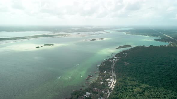 The amazing Lagoon of Bacalar in México