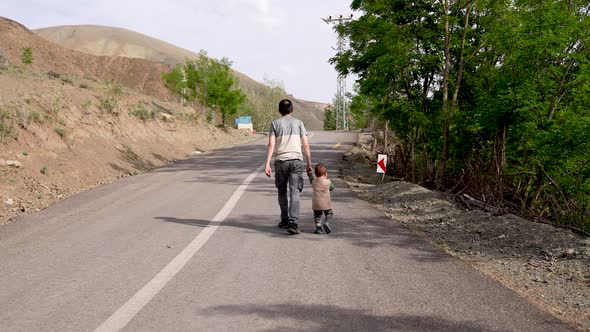 Father Travels With His Children