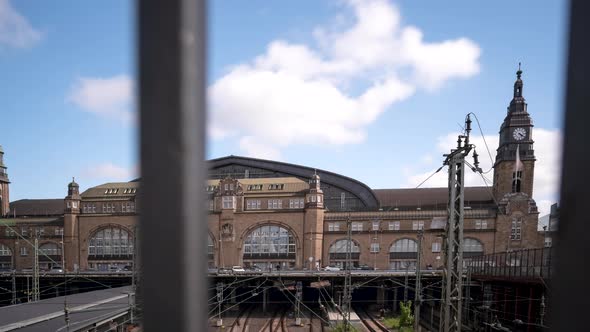 Slider Timelapse of Hamburg Hauptbahnhof (central station) during day