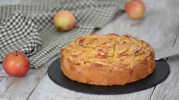 Delicious Homemade Cake with Apples and Cinnamon