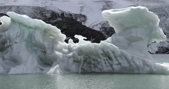 Glacier lagoon in tibet, China