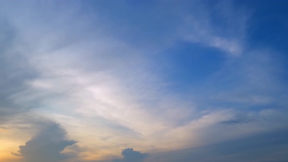 4K Sky Time lapse of Colorful clouds during the moving sun