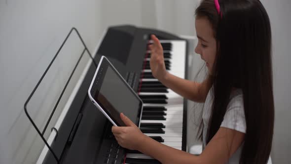 Music Piano Internet Class At Home