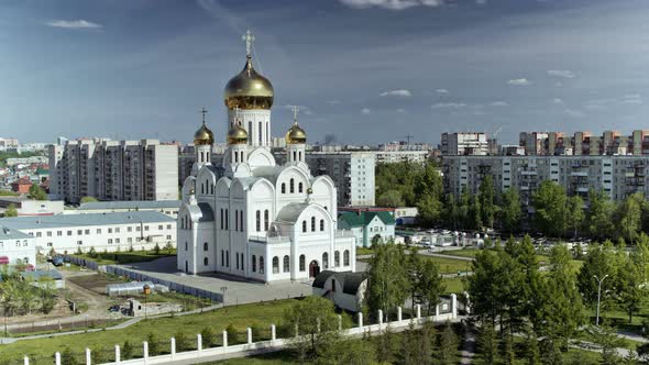 Russian Orthodox Church, Trinity-St Volodymyr's Cathedral, Time Lapse. Russia, Novosibirsk alt