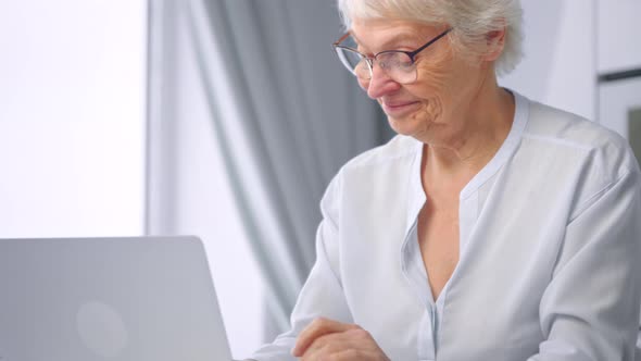 Professional old woman company online secretary with glasses types