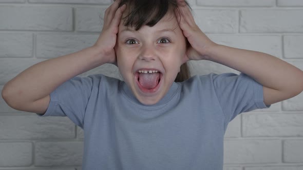 Top child screaming alt