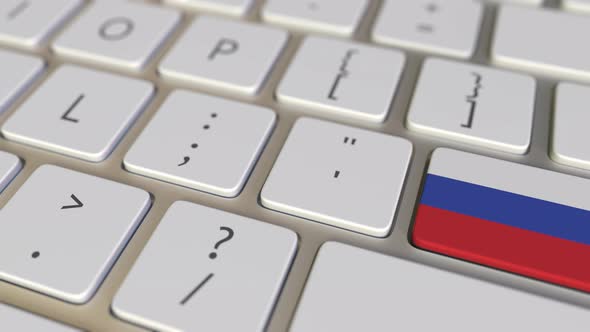 Key with Flag of Russia Switches To Key with Flag of Germany alt