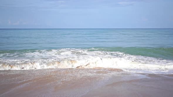 Beautiful tropical beach sea ocean with blue sky and white cloud