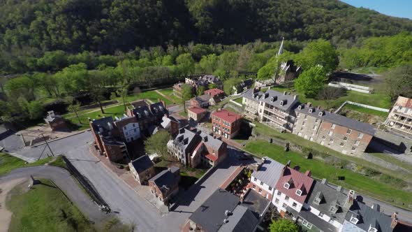 Harpers Ferry National Park is situated at the confluence of the Potomac & Shenandoah rivers where M