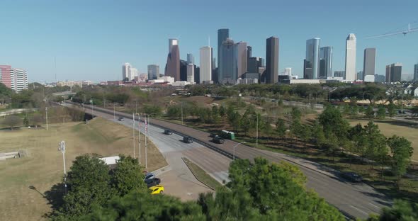This video is about an aerial of the Houston skyline from Elanor Tinsley Park. Elanor Tinsley Park i