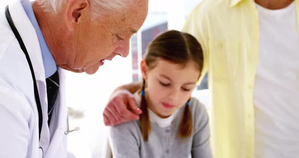 Patient consulting a doctor