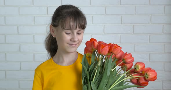 Take a flower from bouquet. 