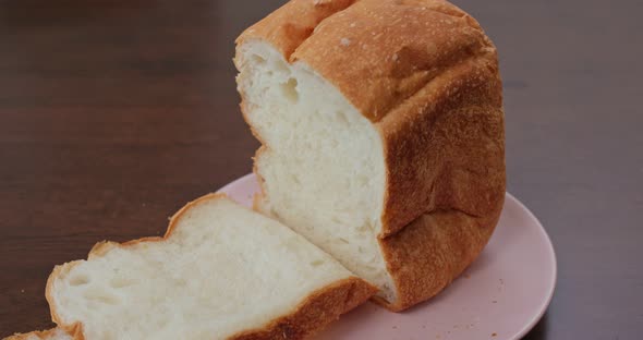 Cut white bread at home
