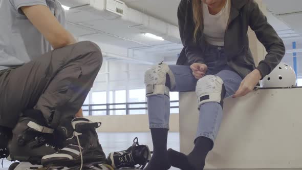 Date in Roller-skating Park