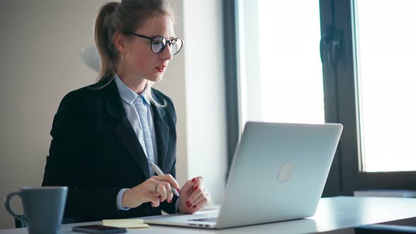 An Angry Woman Boss Scolds Subordinates Via Video Conference