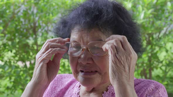 senior woman wearing eyeglasses