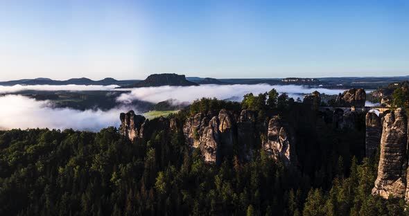 Sächsische Schweiz-Basteibridge-Morning fog