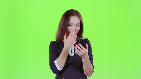Lady Scolded the Phone with Her Boyfriend, Green Screen