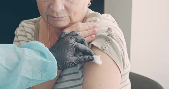 Disinfection with an Antiseptic Before Injection with a Syringe During Vaccination of an Elderly