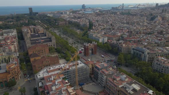 Stunning View of a Landmark in Barcelona Arco De Triunfo De Barcelona