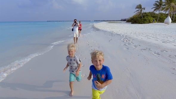 Happy Family Beach Run