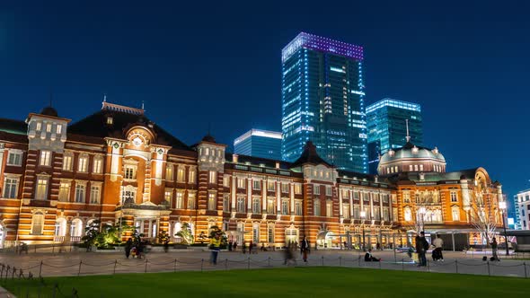 time lapse of Tokyo Station in the Marunouchi business district at night, japan