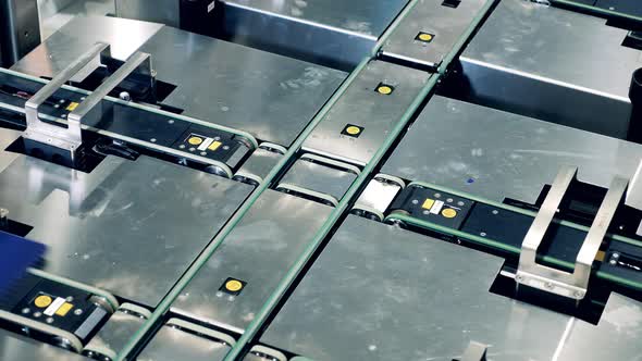 Solar Cells are Getting Sorted By a Modern Conveyor