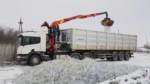 Loading Cullet For Processing