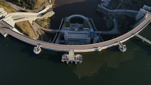 Alqueva dam in Portugal. Aerial reverse tilt up reveal