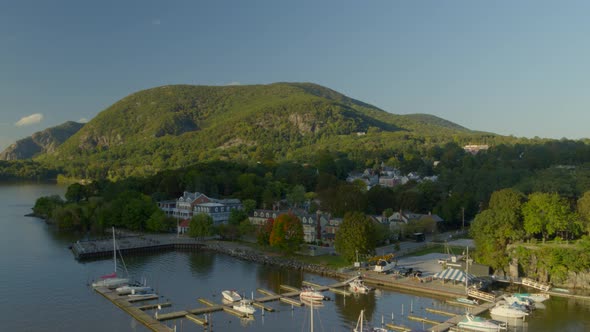 Breakneck Ridge and harbor on cost of Hudson River