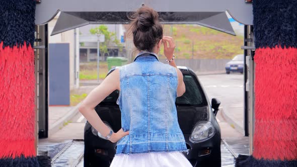 Customer Waiting Until the Car Wash , Automatic Car Wash