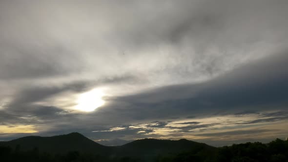 4K Dramatic Sky With Clouds And Sun Rays, Time-Lapse, Zoom in shot alt