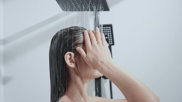 Young Model Showering with Closed Eyes