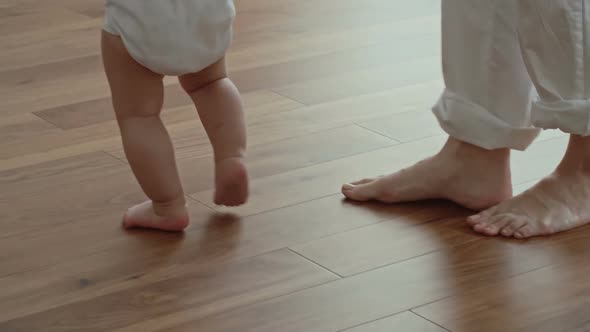 Helping Baby Walk alt