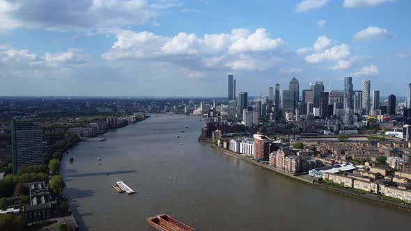 Panoramic aerial view of the River Thames and skyscrapers in London, England