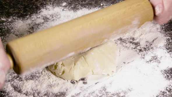 pie crust dough rolled on countertop