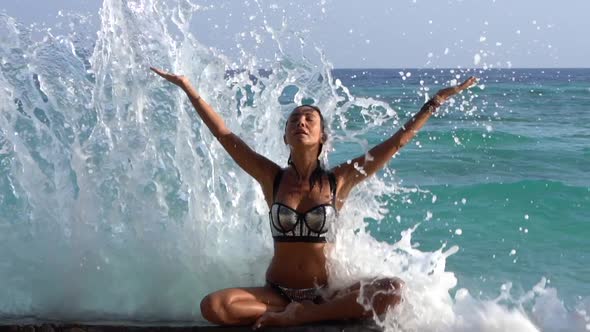 Plain Happiness of Wellbeing Yoga Woman Enjoying the Huge Ocean Spiritual Practices on the Tropical