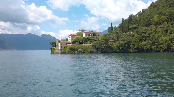 Sailing Past Villa Del Balbianello 2